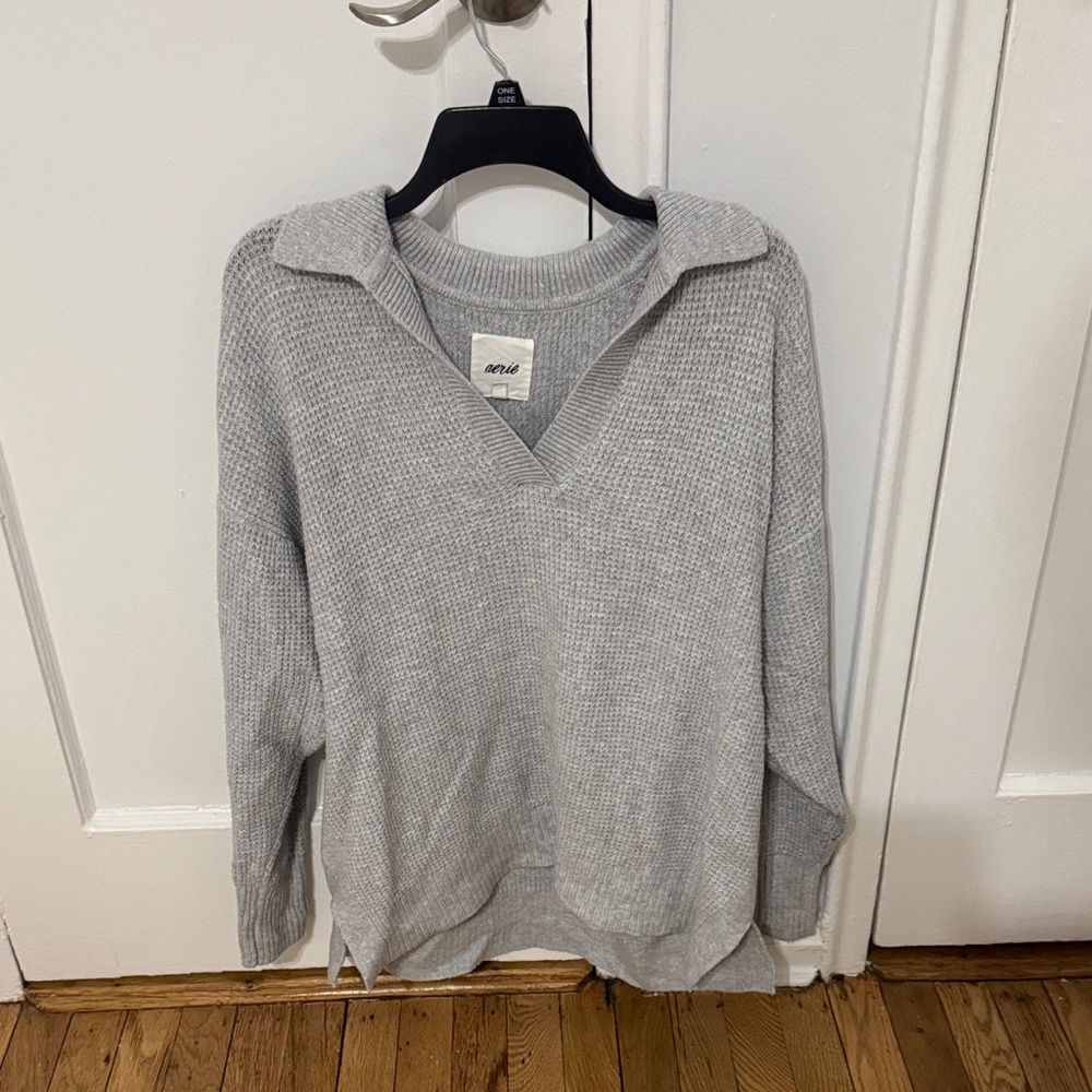 Aerie women’s grey waffle Sweater